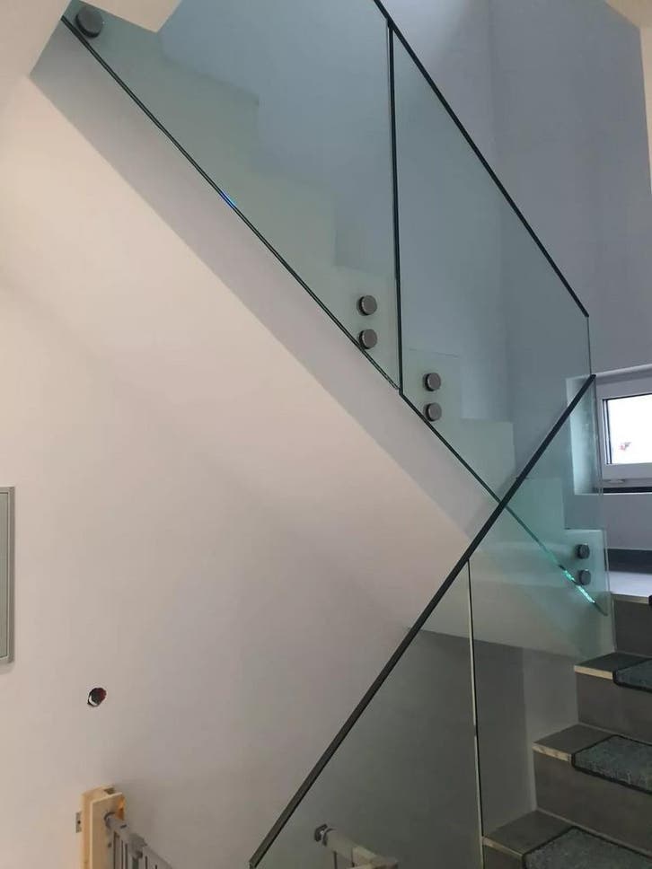 Glass railing stair railing right side Pauli + Sohn, Diensten en Vakmensen, Glaszetters, Enkel of Dubbel glas, Garantie