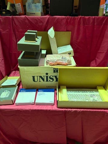 Unisys Unisys Personal Workstation 2 (PW2) – complete NOS, Spelcomputers en Games, Nieuw