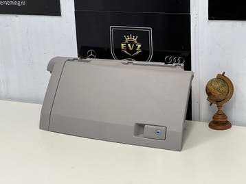 VW Transporter T6 Dashboard kastje bj.2018 Artnr.7E1858007F, Gebruikt, Volkswagen