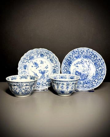 GEEN RESERVE - EEN PAA R CHINESE BLauw-WITTE GEVORMDE KOPJES