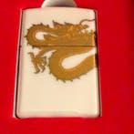 Zippo - ceramica dragón dorado - Aansteker - Staal, Nieuw