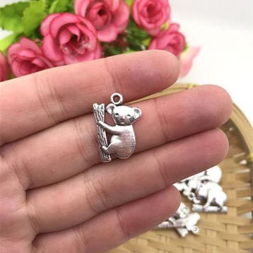4 x metalen antiek zilveren bedel Koala beertje 20 x 14 mm, Ophalen of Verzenden, Nieuw, Bedel