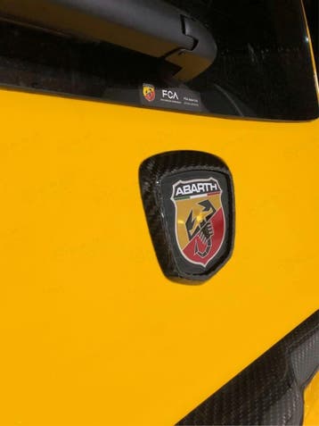 Fiat Abarth 500/595 Carbon Fiber Achter Logo Embleem Frame, Verzenden