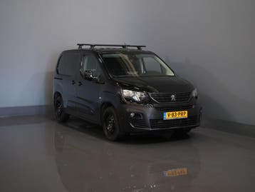Peugeot Partner 1.2 BENZINE Aut. 110 pk Stoelverw./ Carplay/, Automaat, Stof, Gebruikt, Overige brandstoffen