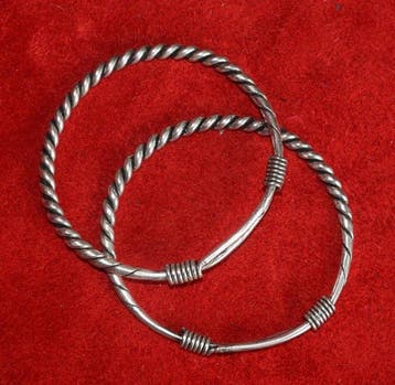 Set van 2 gedraaide armbanden MIAO - HMONG, 38 g, etnisch, Antiek en Kunst