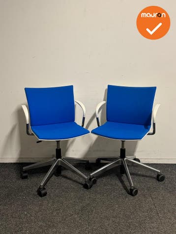 Ahrend - Vergaderstoel - Blauw - Chroom onderstel - Set van, Vergader- of Presentatieruimte, Ophalen of Verzenden, Gebruikt, Stoel