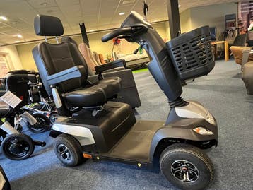 € 1.330.- KORTING OP EEN NIEUWE Invacare Orion Pro 4 wiel., Nieuw, Ophalen of Verzenden, Invacare, 16 km/u of meer