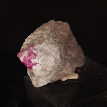 60 g Ruby on Marble Matrix – Hindu Kush, Diep frambozenrood,