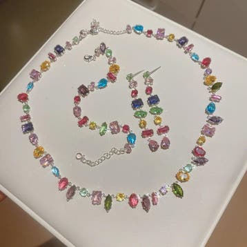 Luxe Goudkleurige Ketting met Kleurrijke Kristallen Zirkonia, Kleding | Dames, Verzenden, Nieuw