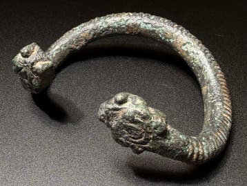 Viking periode Brons Prachtige, onbeschadigde en draagbare