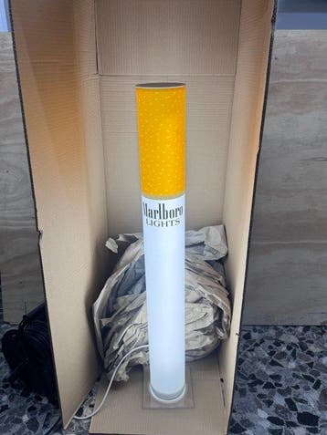 Marlboro Lights - Reclamebord - acryl, Antiek en Kunst