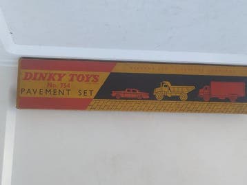 Dinky Toys 1:32 - Modelauto (30) - Dinky Toys Original Issue, Nieuw
