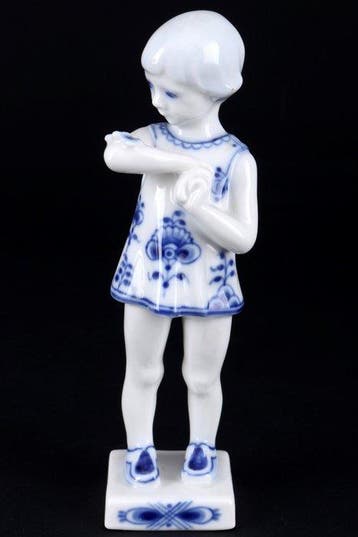 Royal Copenhagen - Beeldje - Dziewczynka z motylem 4795 -