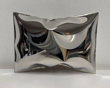 Peter Smith (1941) - sculptuur, Cushion II - 18.5 cm - Staal