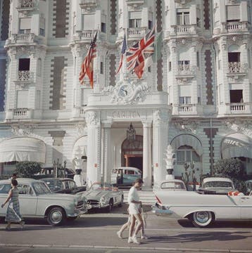 Slim Aarons (1916–2006) - Carlton Hotel, Antiek en Kunst, Kunst | Designobjecten