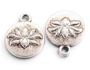 4 x Metalen bedel lotus bloem 16 x 13 x 3,5 mm – gat 2 mm., Ophalen of Verzenden, Nieuw, Bedel