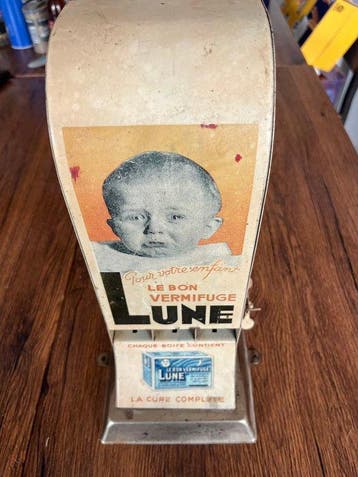 Lune - Automaat - Distributeur LUNE Le bon vermifuge -
