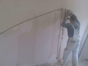 klusjesman voor beton wanden frezen, stopcontact verlagen