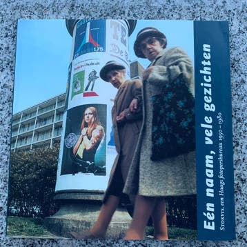 Een naam, vele gezichten – Stokvis, fotograaf – Den Haag, Verzenden, Debbie Wilken, 20e eeuw of later, Gelezen