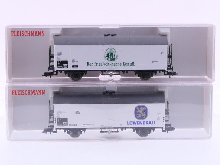 Schaal H0 Fleischmann 5325 en 5328 set van 2 gesloten goe..., Hobby en Vrije tijd, Modeltreinen | H0, Gelijkstroom, Analoog, Zo goed als nieuw