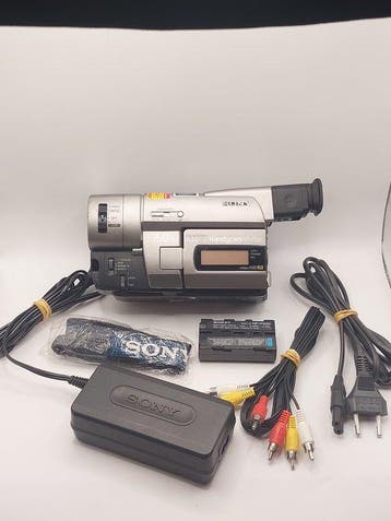 Sony CCD-TRV66E Hi8 camera