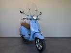 Vespa Primavera Snor 25 km, BWJ 2024, Azzuro Pastello, Fietsen en Brommers, Ophalen of Verzenden, Zo goed als nieuw, Benzine, Maximaal 25 km/u