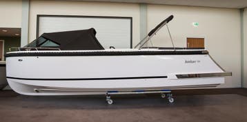 Reitdieper 730 Tender: Comfort, ruimte en stijl | Tot 150 PK, Watersport en Boten, Sloepen, Nieuw, Polyester, Benzine, Buitenboordmotor