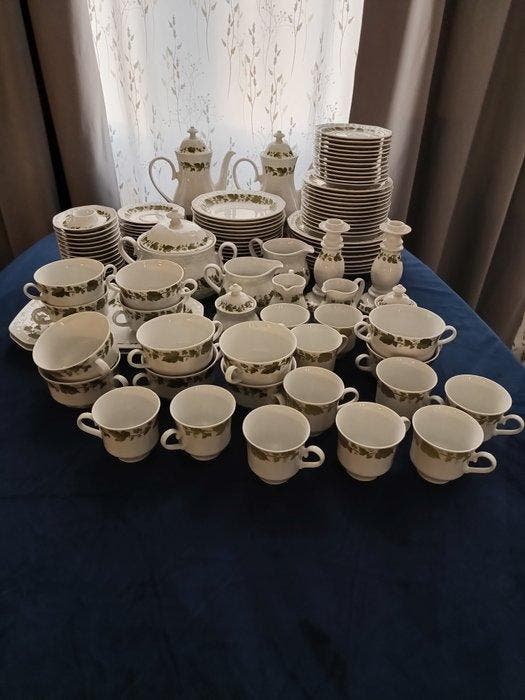 Winterling Röslau Bavaria Dinner & Coffee Service -, Antiek en Kunst, Antiek | Meubels | Tafels