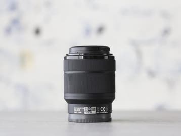 Sony FE 28-70mm f/3.5-5.6 OSS - nieuwstaat - 1 jaar garantie, Verzenden, Zo goed als nieuw, Standaardlens, Zoom