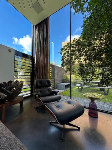 Vitra Lounge Chair + Ottoman verschillende kleuren NIEUW, Huis en Inrichting, Nieuw, Leer, High-end Furniture