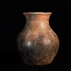 Nabije Oosten Terracotta Kruik met ingekerfde geometrische, Verzamelen