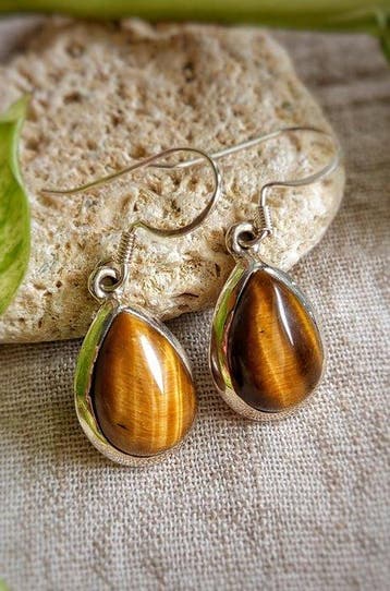 Zilveren oorbellen van 925 sterling zilver met Tijgeroog