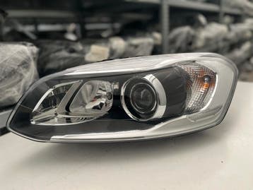 VOLVO XC60 1 LIFT XENON KL 7PIN KOPLAMP LINKS 31420257, Verzenden, Gebruikt, Volvo