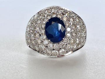 Statement ring - 18 karaat Witgoud - 4.50ct. tw. Saffier -