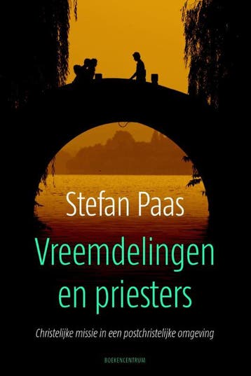 Vreemdelingen en priesters - Stefan Paas 9789023970446, Verzenden, Gelezen, Stefan Paas