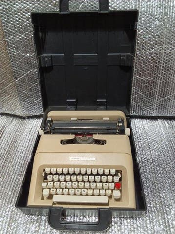 Mario Bellini - Olivetti, Lettera 35 - Typemachine -