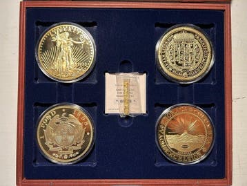 World. 2012, Gold Giants set (Zonder minimumprijs)