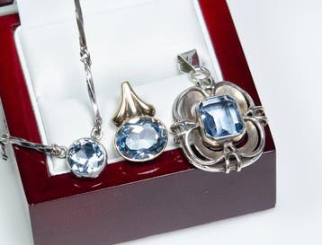 - 800/ 835 zilver - blauwe spinel en glas - 3-delige