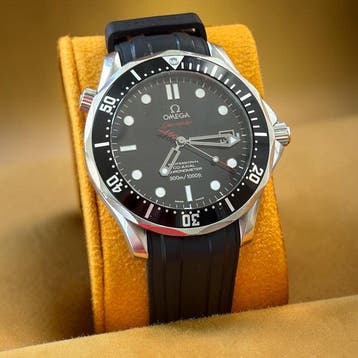 Omega - James Bond 007 Limited Edition - 212.30.41.20.01.001, Nieuw