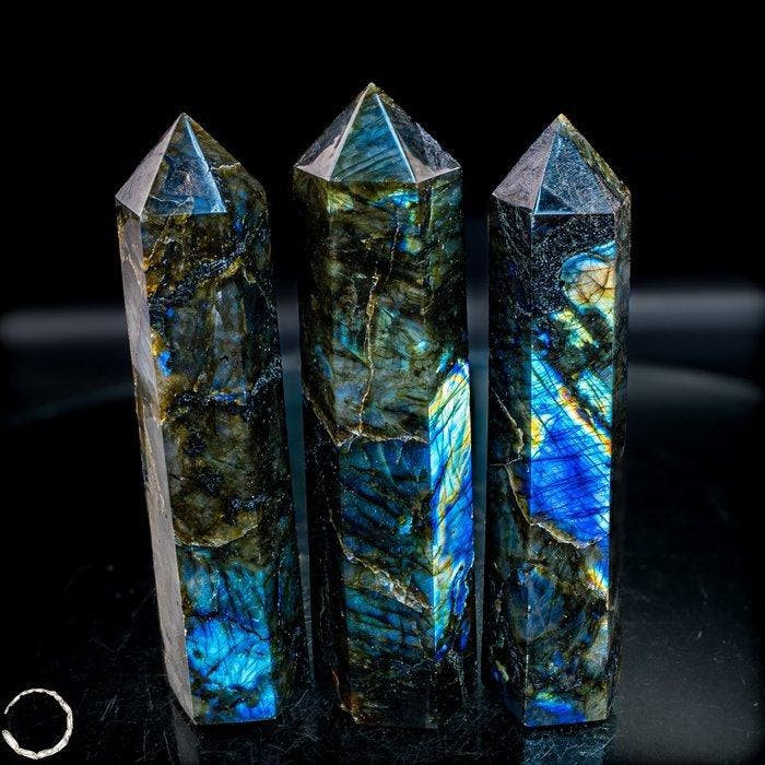 Labradoriet Obelisken Trio – Fascinerende lichtreflecties in, Verzamelen, Mineralen en Fossielen