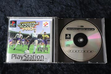 International Superstar Soccer Pro Playstation 1 PS1, Spelcomputers en Games, Games | Sony PlayStation 1, Verzenden, Nieuw