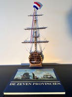 Modelschip (2) - Doorsnede van 7 Provinciën scheepsmodel met, Nieuw