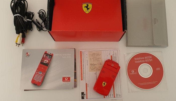 Sharp 902 Ferrari Edition 902SH - Mobiele telefoon - In, Spelcomputers en Games, Spelcomputers | Overige Accessoires