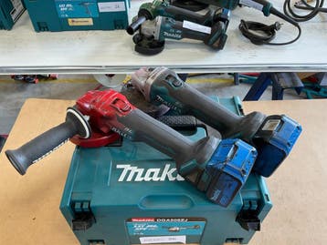 Online veiling: Makita, Accu haakse slijpers (2 stuks), Nieuw