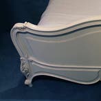 Stel van 2 wit gelakte nachtkastjes met ledikant Frankrijk c, Antiek en Kunst, Ophalen of Verzenden