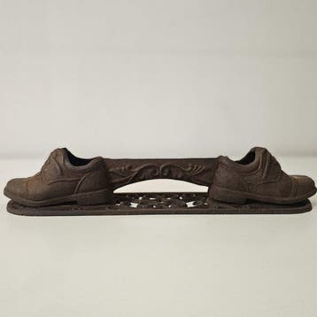 Sculptuuur voor buiten, Gietijzeren laarzenschraper - 9 cm -