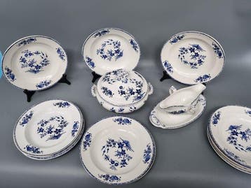 Boch Frères La Louvière – Tafelservice Grand Bouquet –, Antiek en Kunst