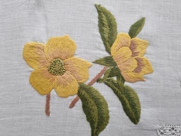 Tovaglia puro lino con ricamo Fiori a mano 12 posti, Antiek en Kunst