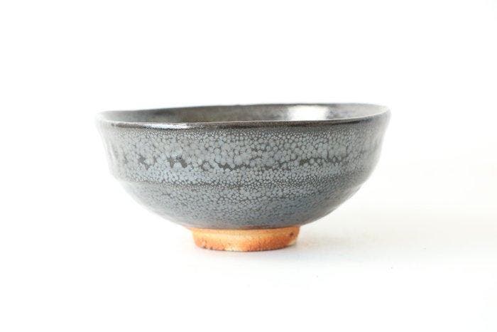 Yuteki Tenmoku — Betoverende olie-druppelglazuur theekopje, Antiek en Kunst, Antiek | Overige Antiek