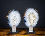 Prachtige set: agaat met bergkristal op voetstuk geode -